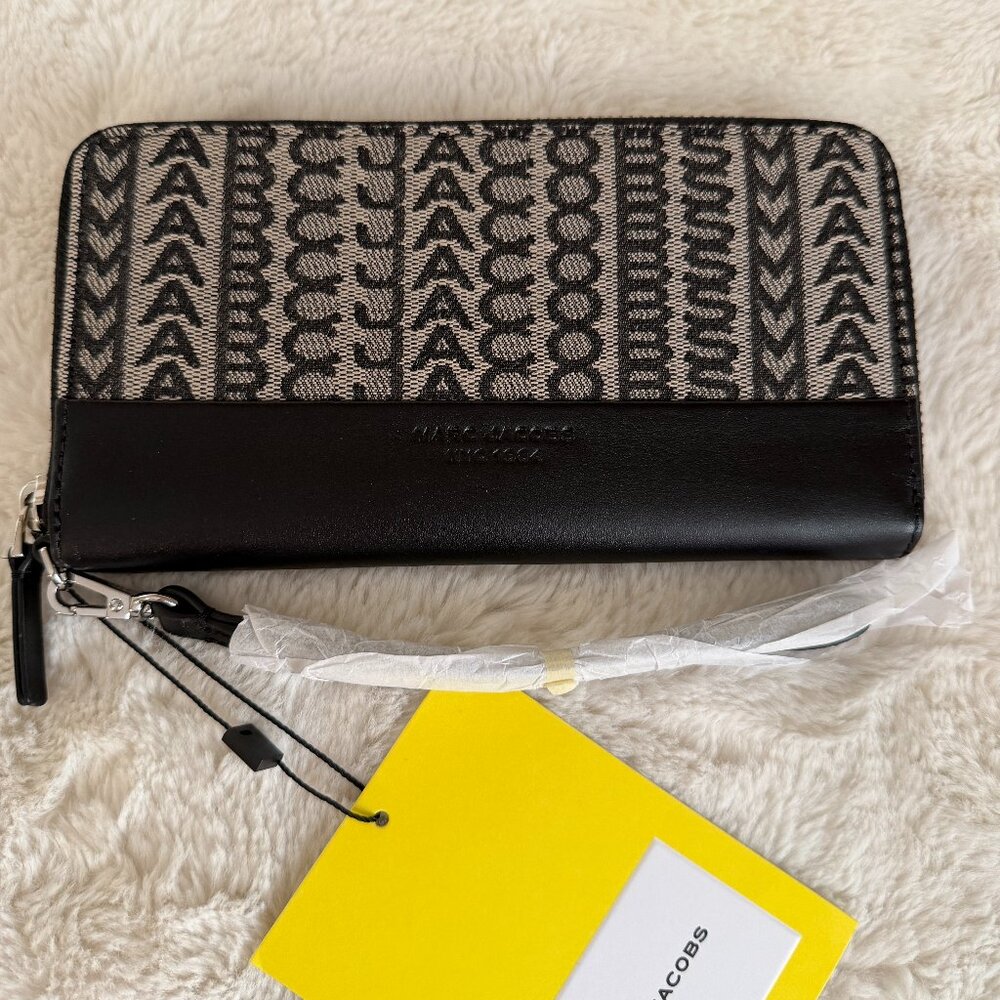 MARC JACOBS The Monogram Jacquard Continental Wristlet Wallet - Picture 3 of 10